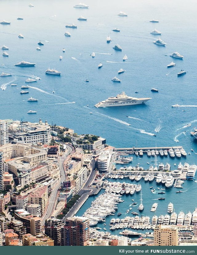 Difference between multi-millionaires and a multi-billionaire (Monaco GP)