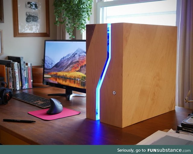 This wooden PC case design