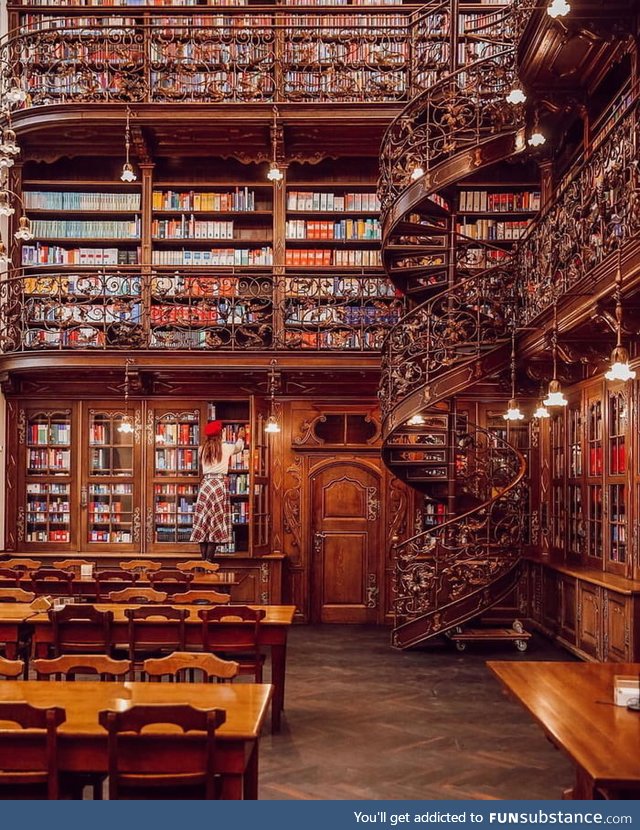 This beautiful library in M&uuml;Nchen
