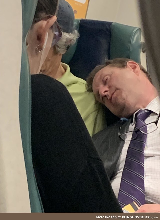 A decent guy let an exhausted business man sleep on him during his commute