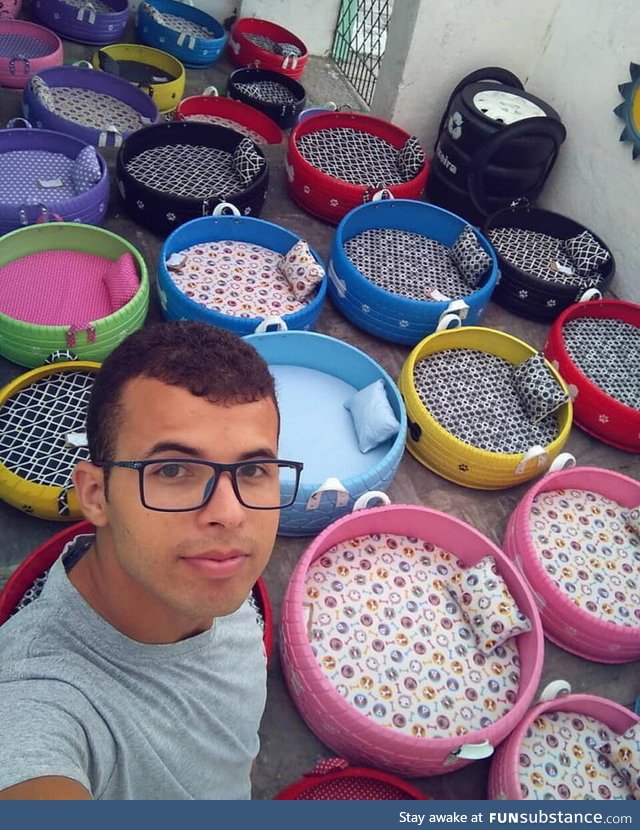 Brazilian man creates beds for animals from the old tires that he finds in the streets