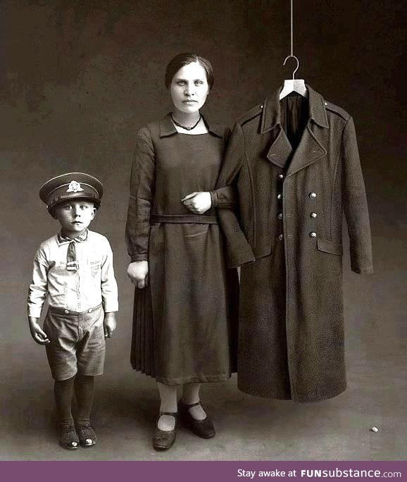 Post WWI family portrait