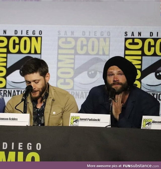 Jensen Ackles and Jared Padalecki cried in comic Con because supernatural will end in