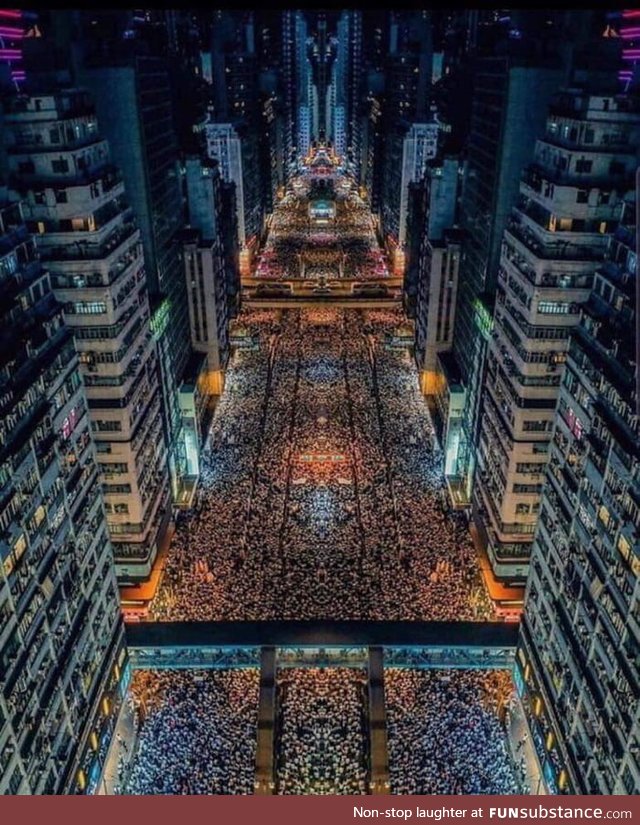 This is what FIVE MILLION Hong Kong protesters fighting for their freedom looks like