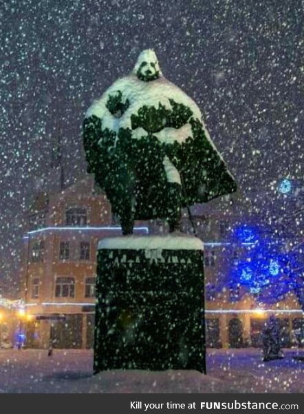 This statue in Poland got covered in snow and now it looks like Darth Vader