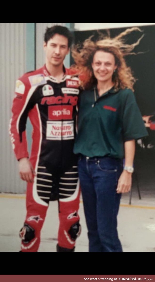 Just found out that mum and good old keanu got to hang out while he was riding motorbikes