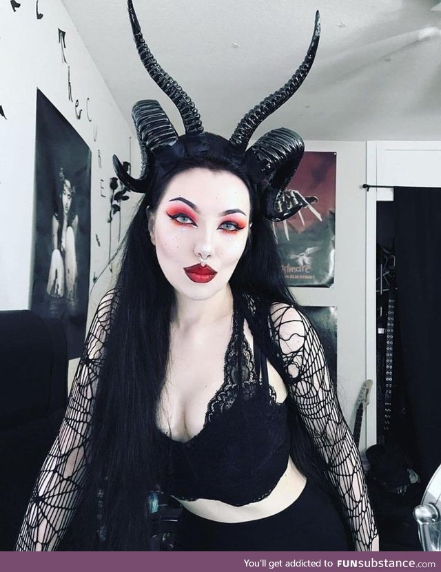 Daily Dose of Goth Girls #4: Baphomet horns