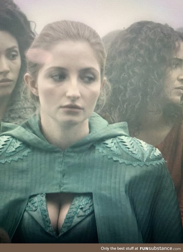 She looks more like Triss then Triss