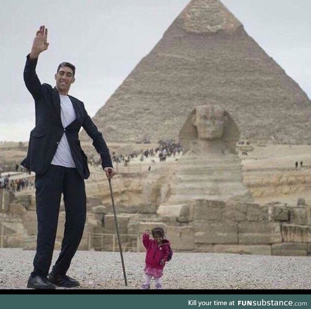 World's Tallest Man And World's Shortest Woman Together