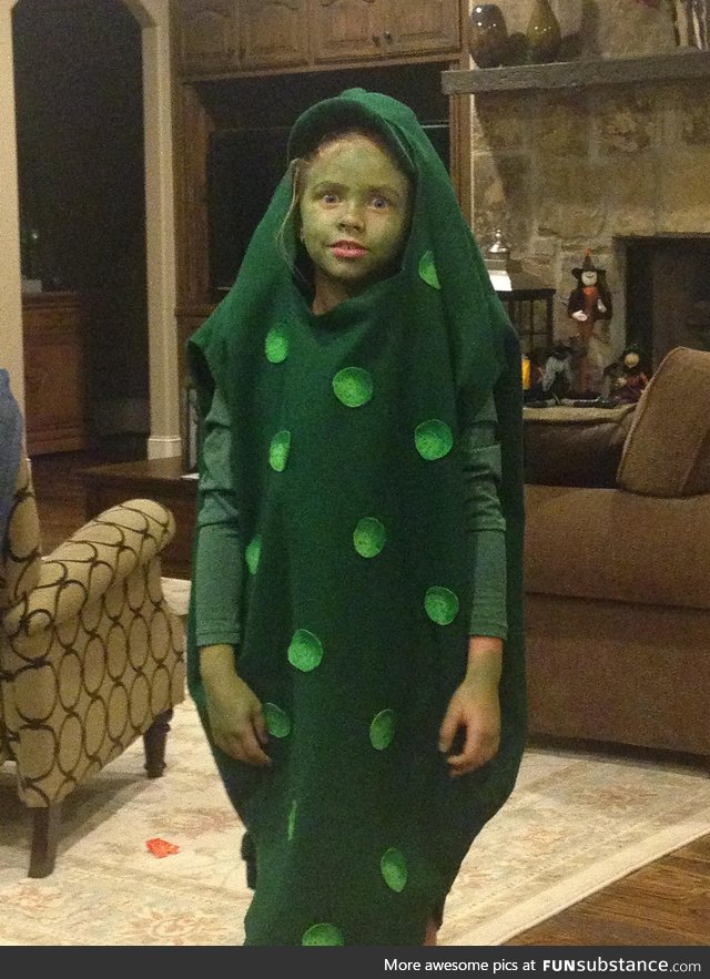 Forgot my little sister went as a pickle for Halloween a few years ago, funniest shit