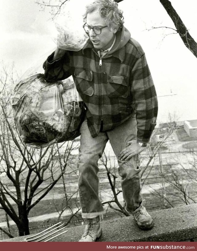 Bernie Sanders picking up trash at Battery Park in 1981