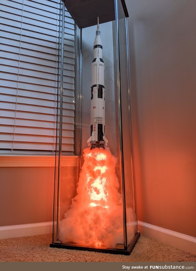 My shot at building a Saturn V rocket display made from Legos