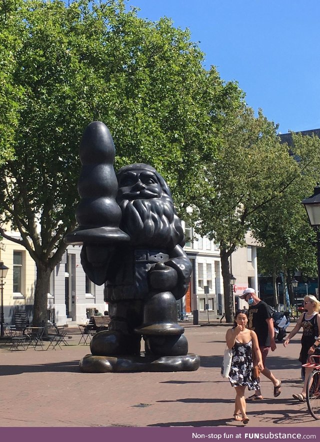 Saw this gnome in Rotterdam in the Netherlands. According to Wikipedia people also like