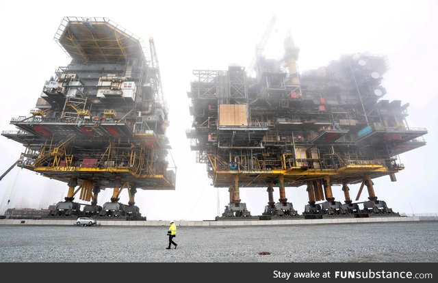 Oil rigs out of water