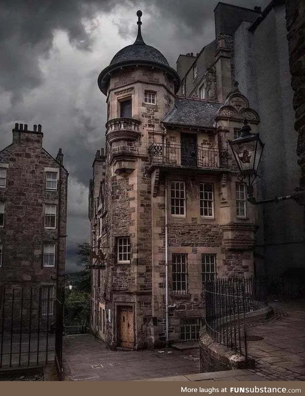 Gloomy house. Edinburgh