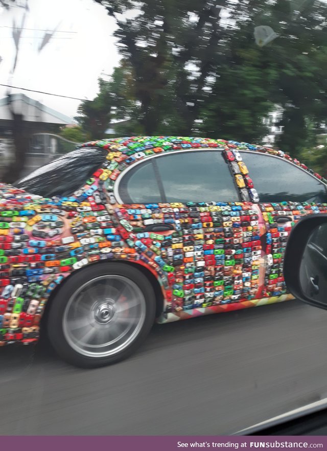 This car drove passed us. Deadass thought its just the skin. Its cars. Tiny cars