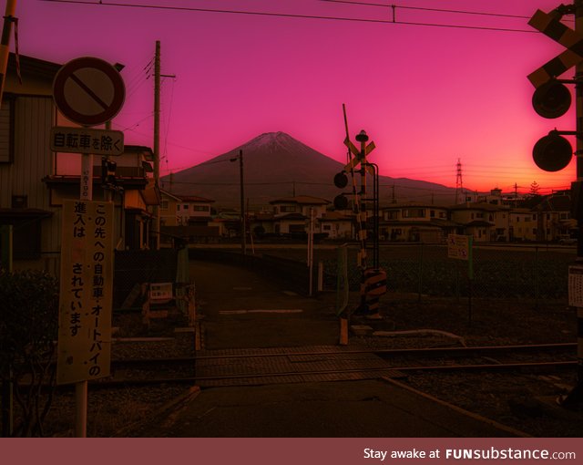 Mt fuji pink sky