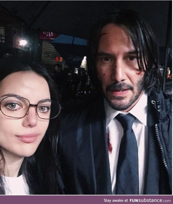 Even when Keanu was filming in Chinatown NYC, he still made time to take a pic with a fan
