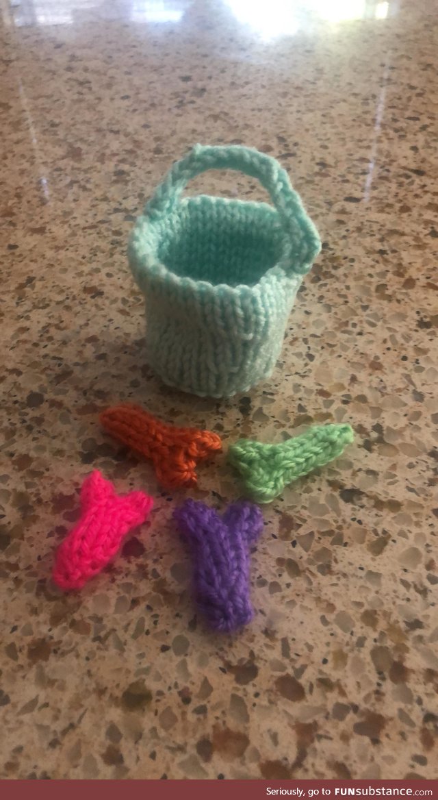 To cheer me up during stay-at-home my friend knitted me this little bucket of d*cks