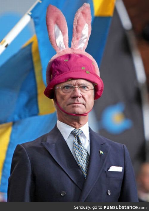 Since you guys really liked the Swedish king in his moose hat, I thought my might