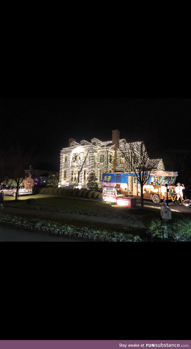 House by me decorated just like Christmas vacation including the station wagon with the