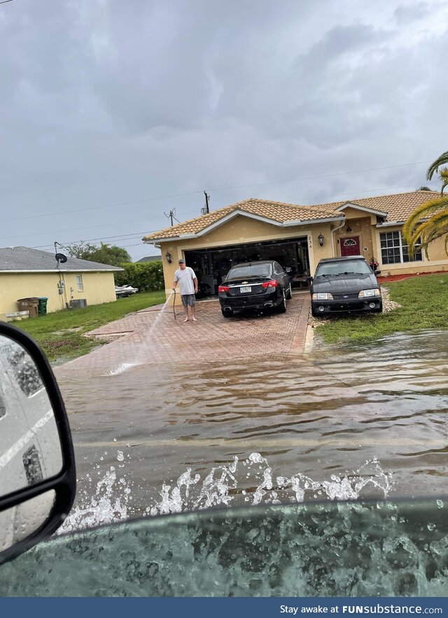 Florida man in his natural habitat making the storm surge worse. #HurricaneElsa