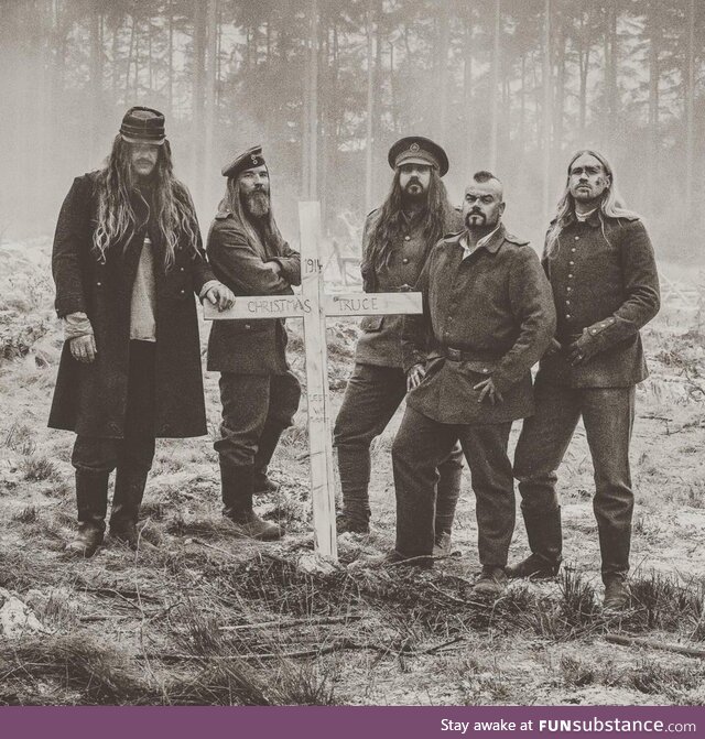 British, French & German soldiers together on Christmas Day, 1914