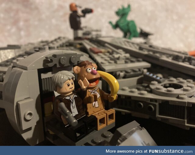 Finally bought the last mini-fig needed for my Millennium falcon set