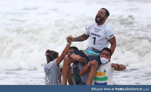 Brazil's Ferreira claims surfing's first gold