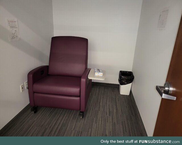 [OC] A private "relaxation room" at my office