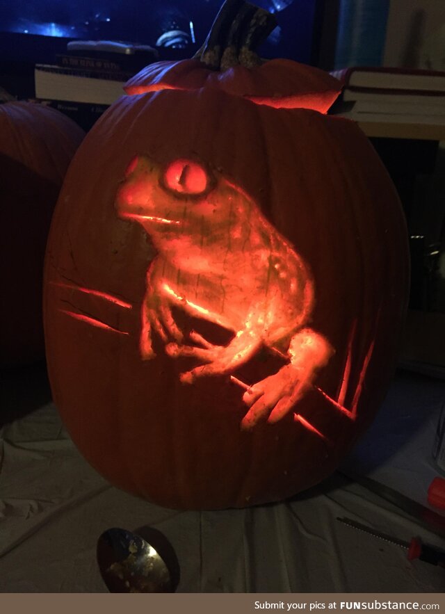 Froggos '23 #293/Spooktober Day 29 - Frog-o'-Lanterns Start a-Glowin'