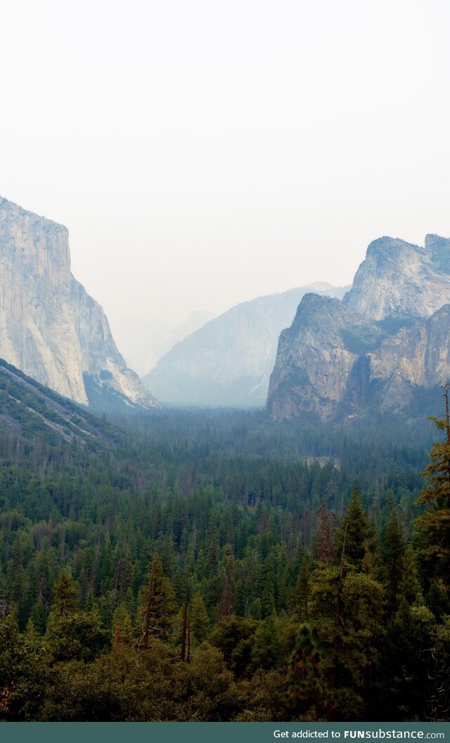 A smoky Yosemite Valley (2020) [OC]