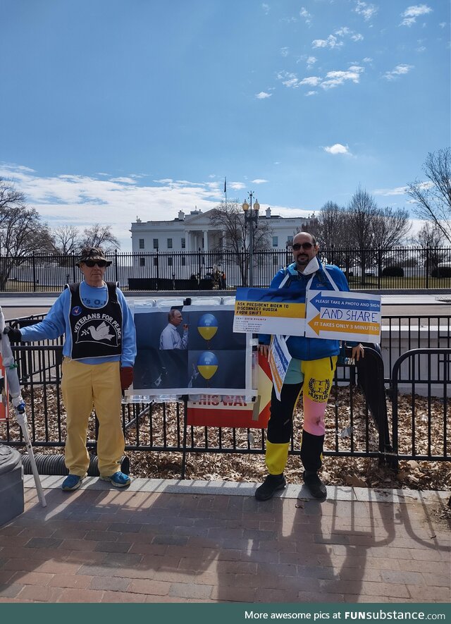 [OC] Another day of pro-Ukraine protests with my new friend Mike @ Veterans For Peace