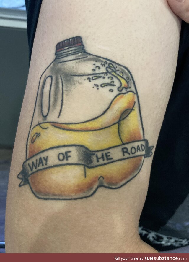 I met a chick at the airport today who had some wild tattoos - this one was my favourite!