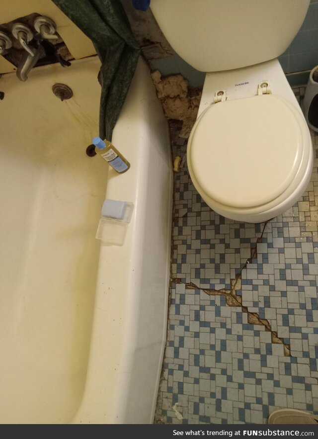 I pay 550 in a small city and this is my bathroom (US)