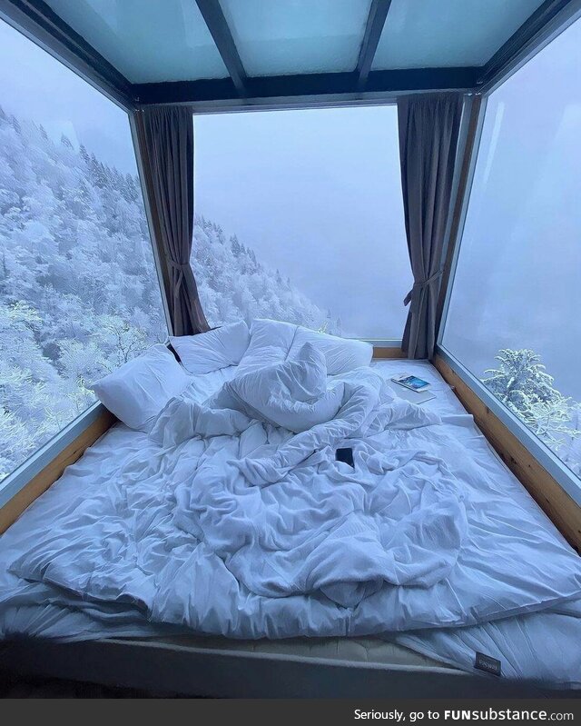 Good morning, imagine that you sleeping in this room, explain you feelings