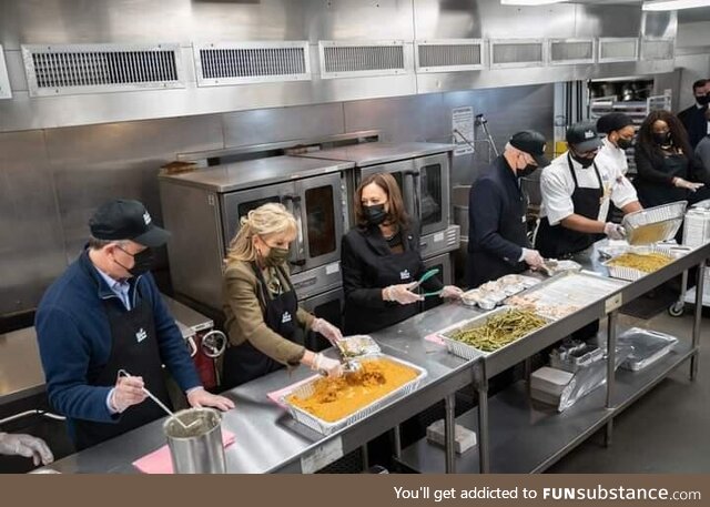 The President, First Lady, VP & 2nd Gentleman @ DC Central Kitchen Helping Prep