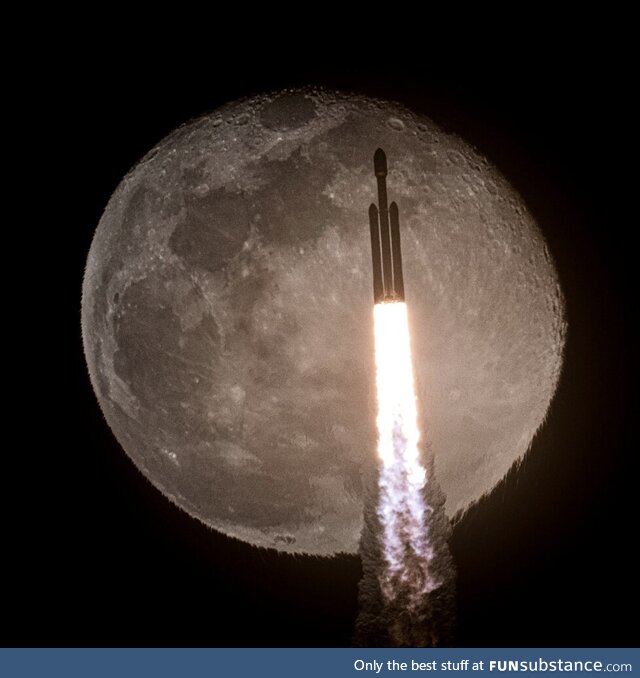 Falcon Heavy transiting the moon (USSF-52)