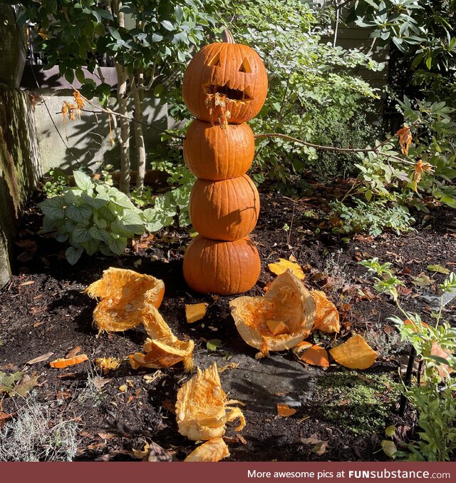 OH NO!! A Cannibalistic Humanoid Pumpkin has come to life and is eating all the pumpkins