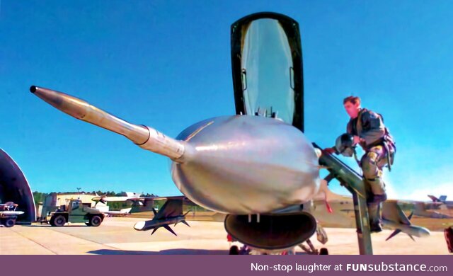 This tube is what measures the speed of the F-16 (and any other airplane, boat, and even