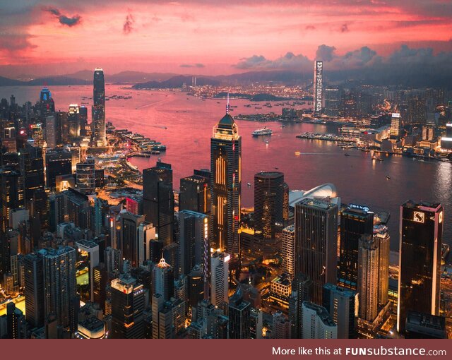 Gorgeous sunset in Hong Kong