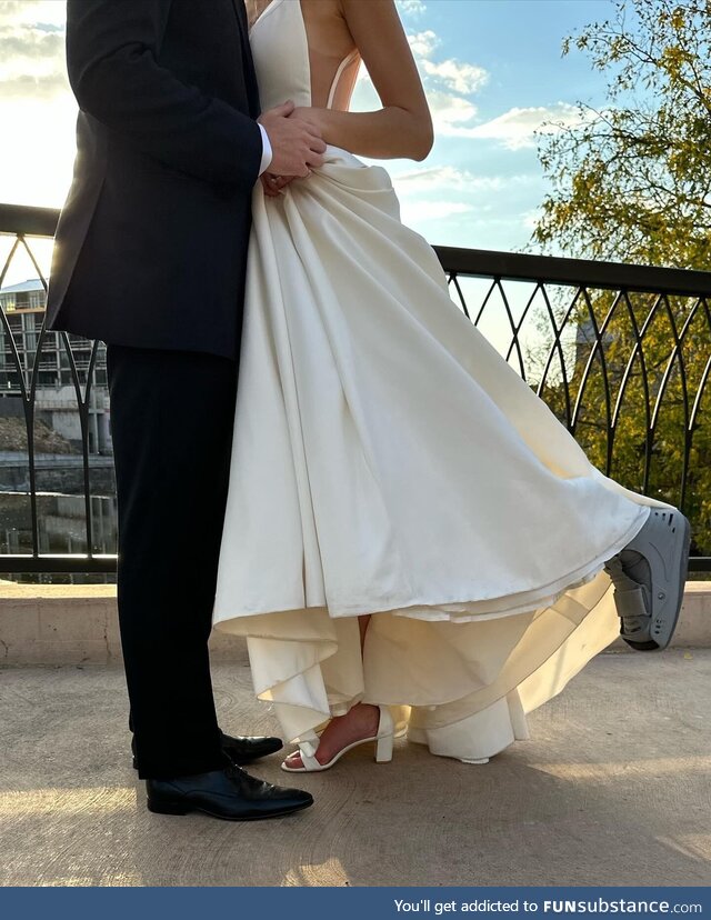 Last Friday I got married with a fractured foot