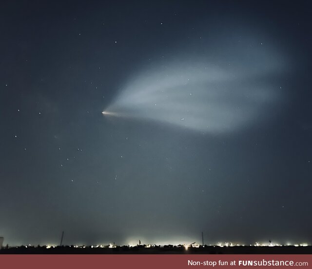 SpaceX launch vapor trail