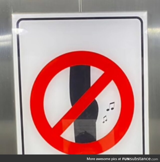 A "No-fart" sign in an elevator