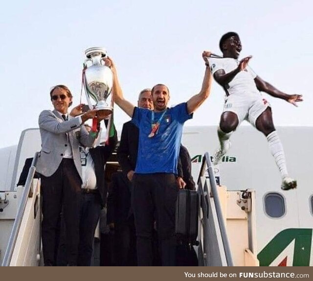 Italy's team back to Rome :D