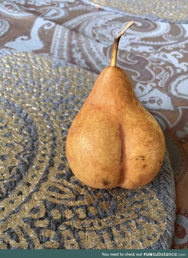 Damn why is my pear thick asf
