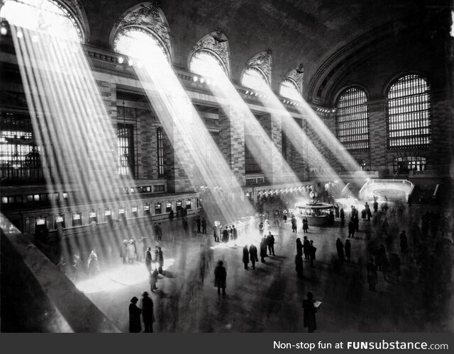 It’s no longer possible to see this, as buildings outside block the sun. Grand Central,