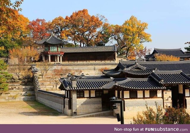 Autumn Nakseonjae in Changdeok-Palace