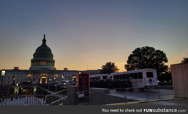 [OC] Riot police out front of the capital during Roe v Wade protests, June 24 2022