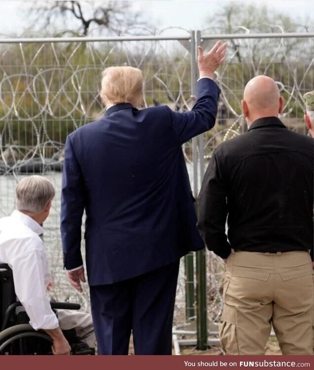 Trump waves to migrants across the border